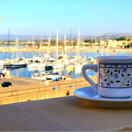 Marina Di Ortigia סירקוזה